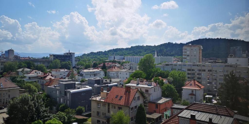 Corner Tower // Prijetno Stanovanje Za 4 Osebe + Free Parking Apartment
